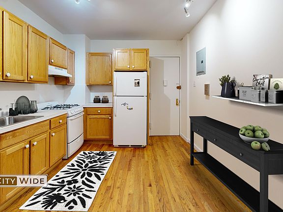 3rd image of 21 E 2nd St APT A
