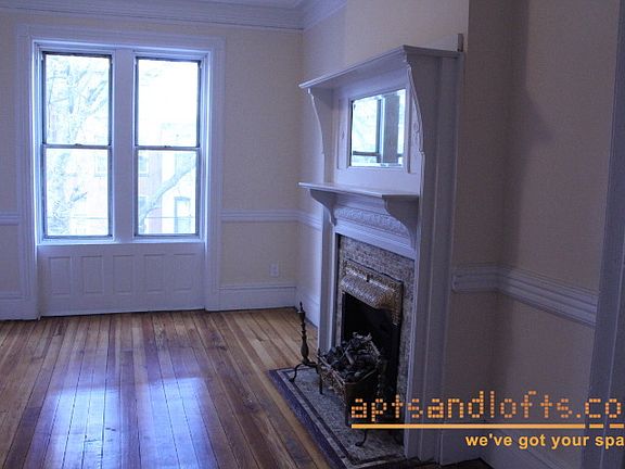 2nd image of 335 Bainbridge St #2