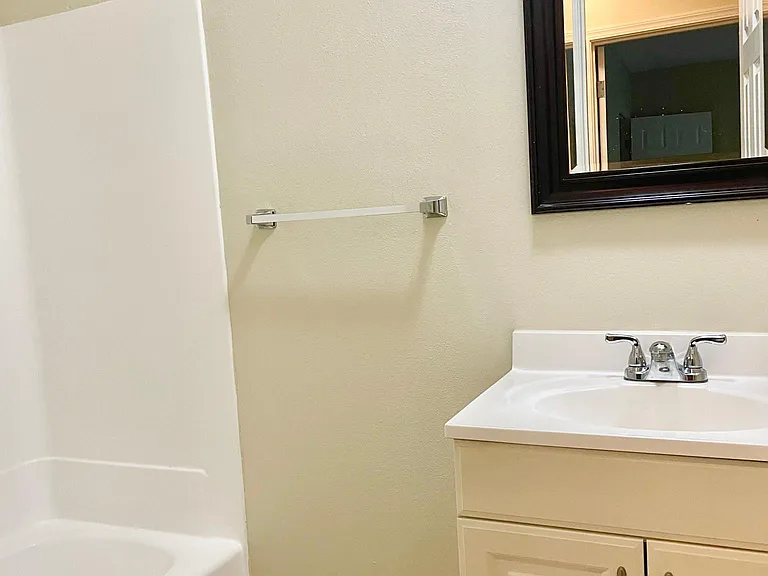 6620 Hazeltine Ave #106 — Photo 2