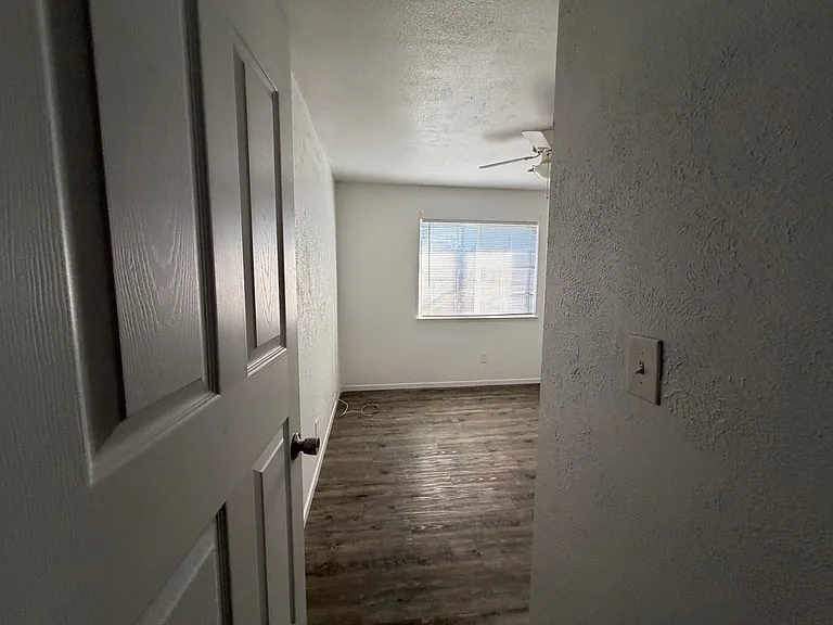 665 S Coalinga St — Photo 14