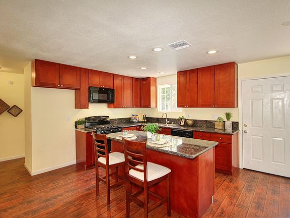 3rd image of 2113 Winafred St