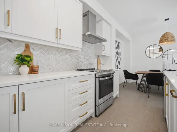 36 Quinton Rdg, Brampton, ON L6Y 6J4