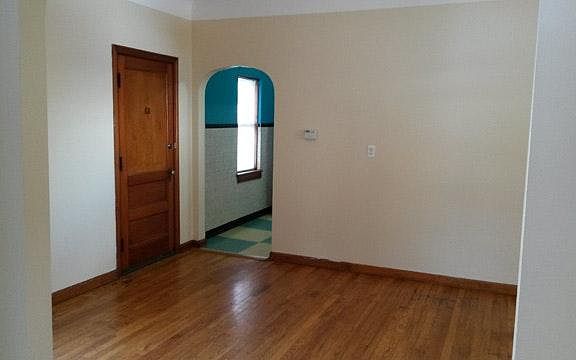 4th image of 1193 Holmden Ave