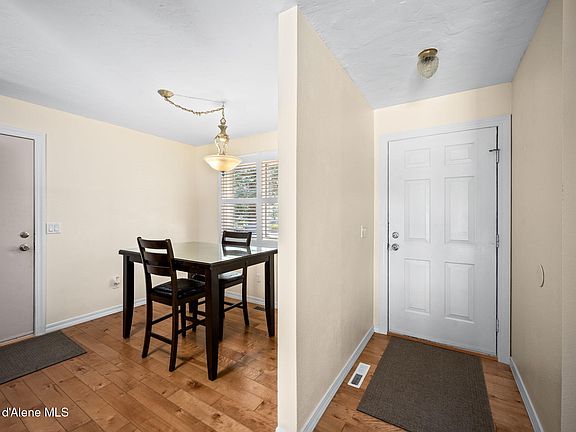 5th image of 4006 N Moccasin Rd