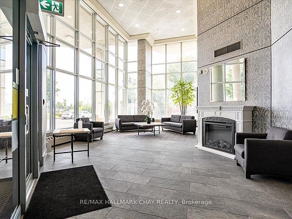 4th image of 2 Toronto St Unit 605
