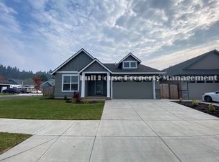 1007 S 46th St, Springfield, OR 97478