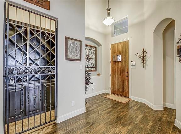 4th image of 1124 Claire St