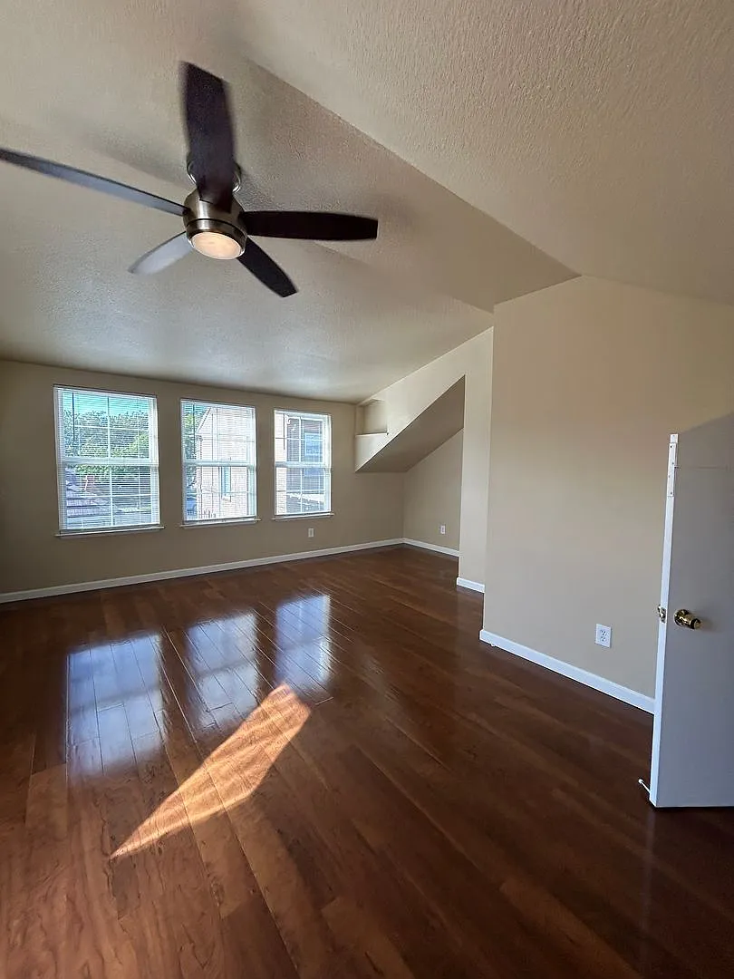 Greenvalley Location — Photo 4