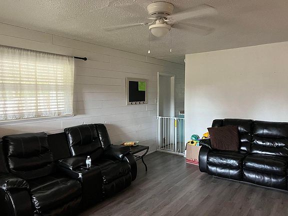 2nd image of 602 Juniper St