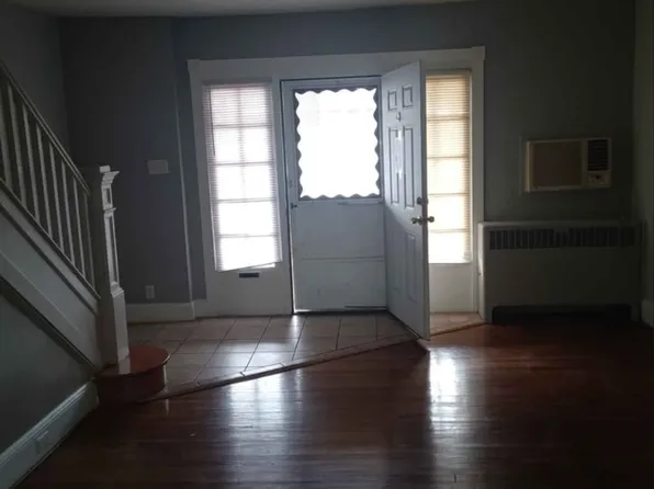 42 N State Rd, Upper Darby, PA 19082