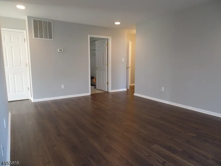 246 Marcia Way — Photo 4