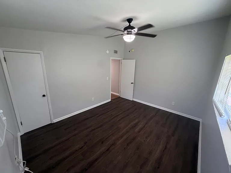 1720 Miller Ave — Photo 10