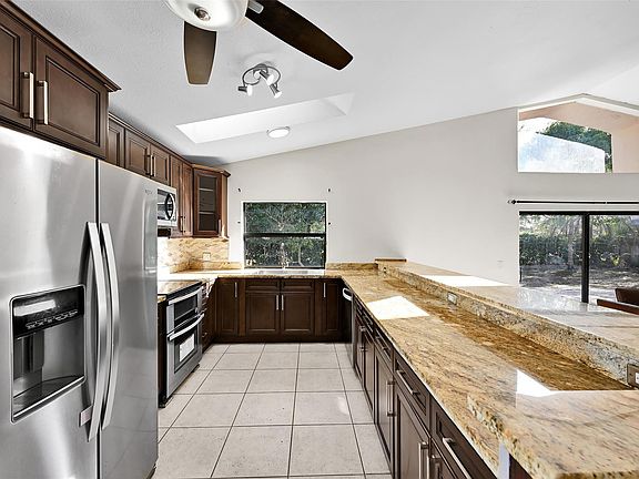 4th image of 11136 NW 1st Place
