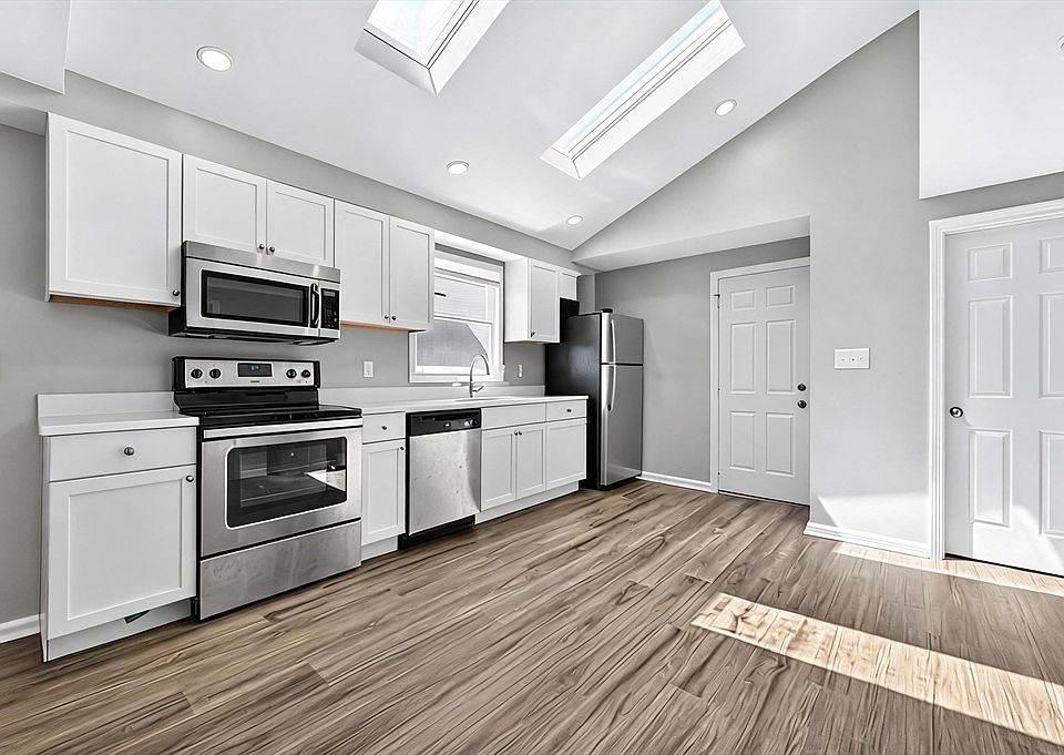 1st image of 394 Rantoul St APT 3