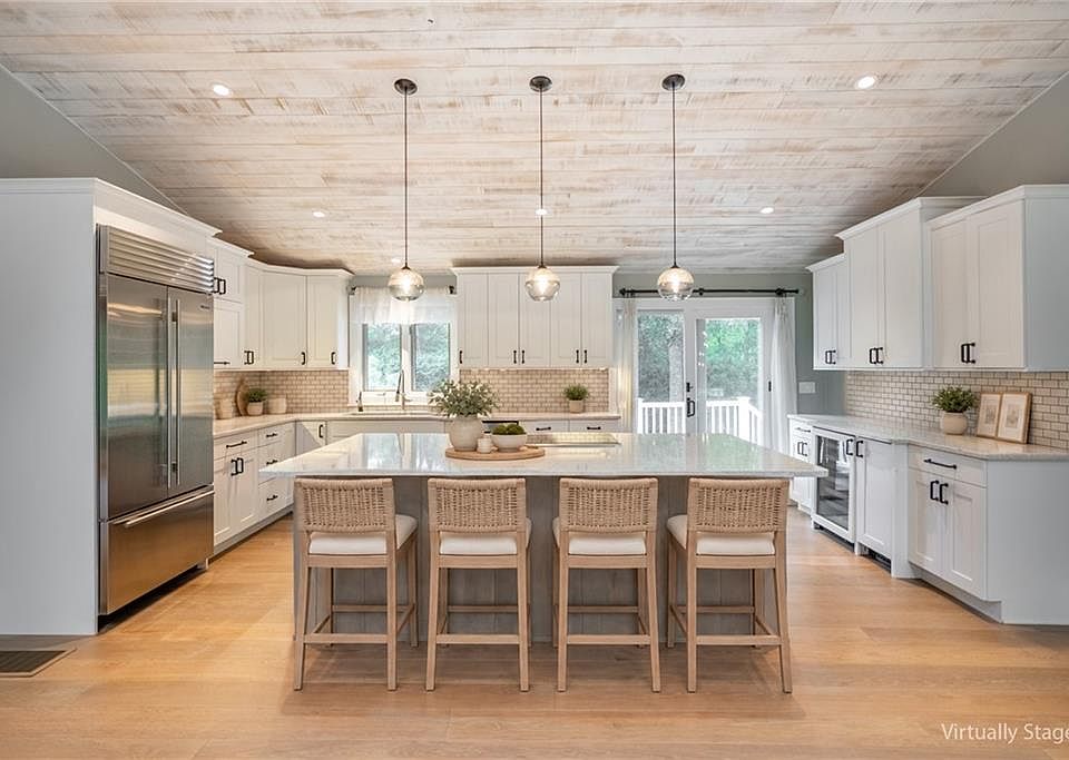 1st image of 40 Lazywood Ln