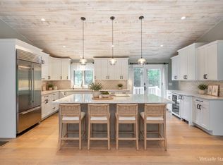 40 Lazywood Ln, Tiverton, RI 02878
