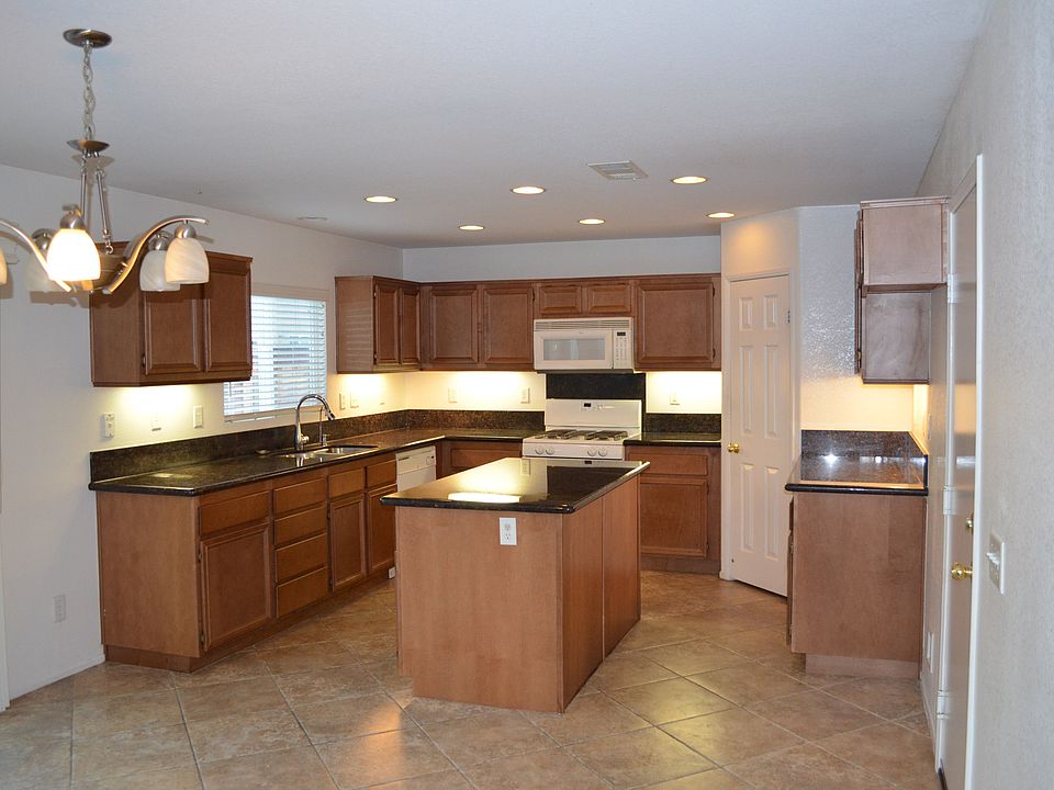 2nd image of 31934 Calabaza Ct