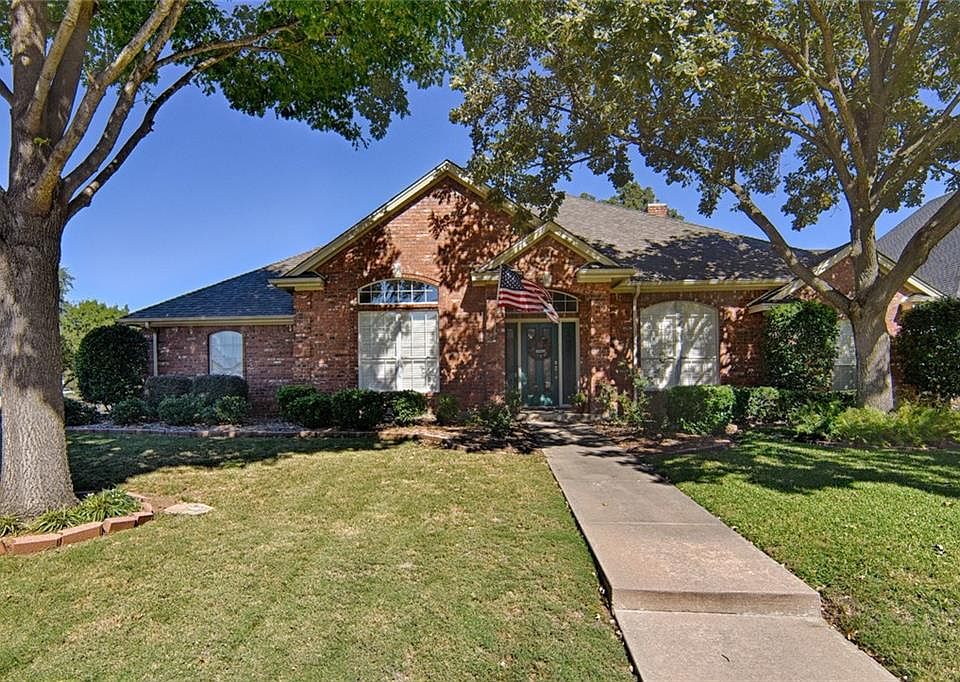 1st image of 1005 Saint Andrews Dr