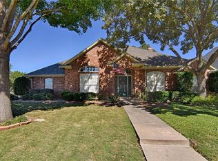 1005 Saint Andrews Dr, Mansfield, TX 76063