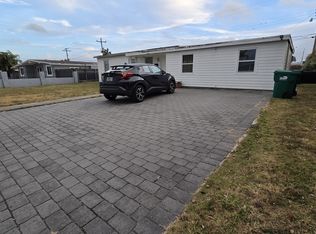 11400 SW 41st Ter, Miami, FL 33165