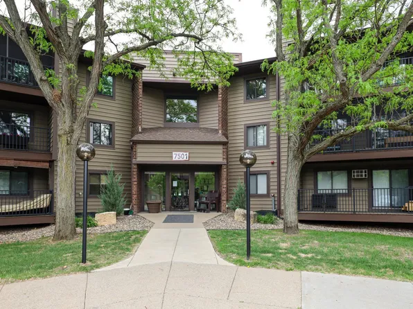 7501 W 101st St APT 205, Minneapolis, MN 55438