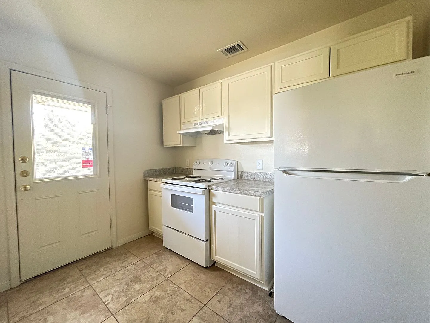 2609 Vernice Loop — Photo 4
