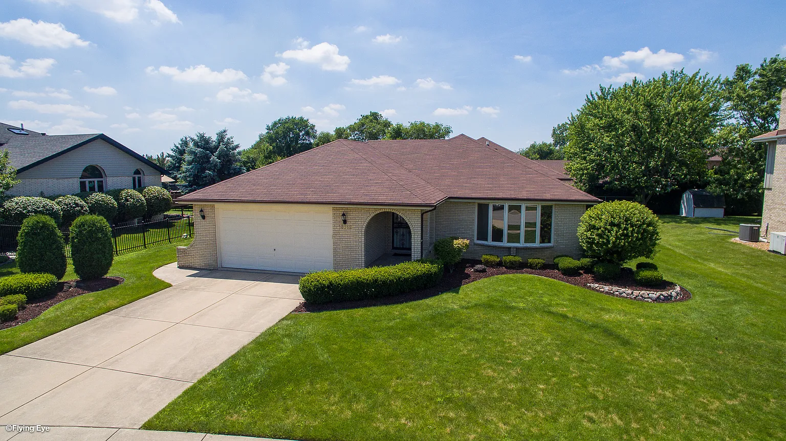 18712 London Ln photo 1
