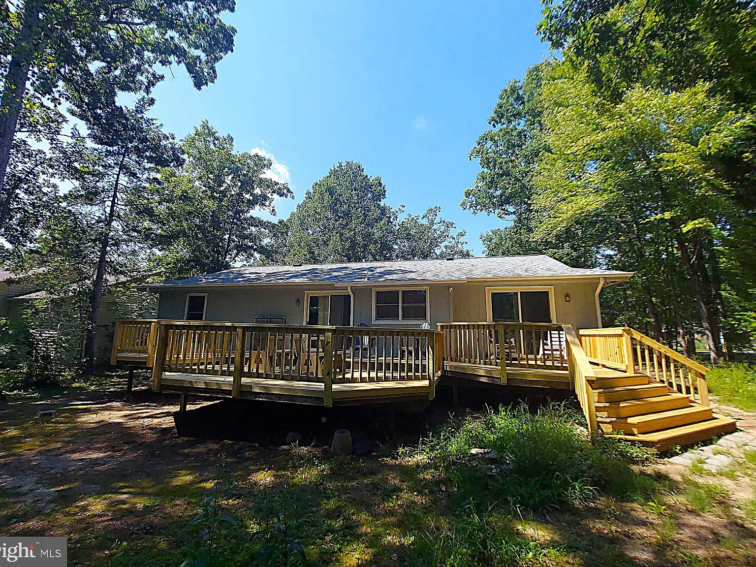 3 bed, 2.0 bath, 1462 sqft, $2,495 — Photo 3