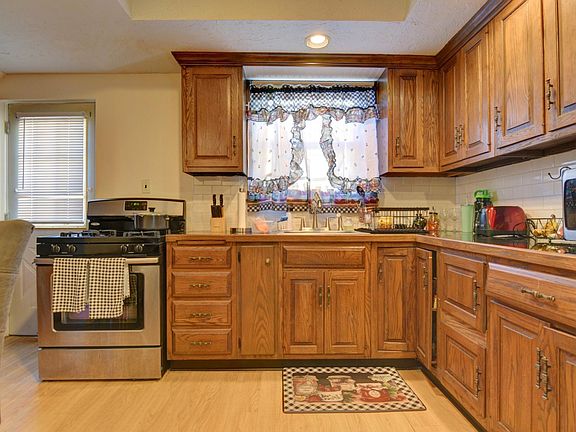 4th image of 21 Watson Cir #21