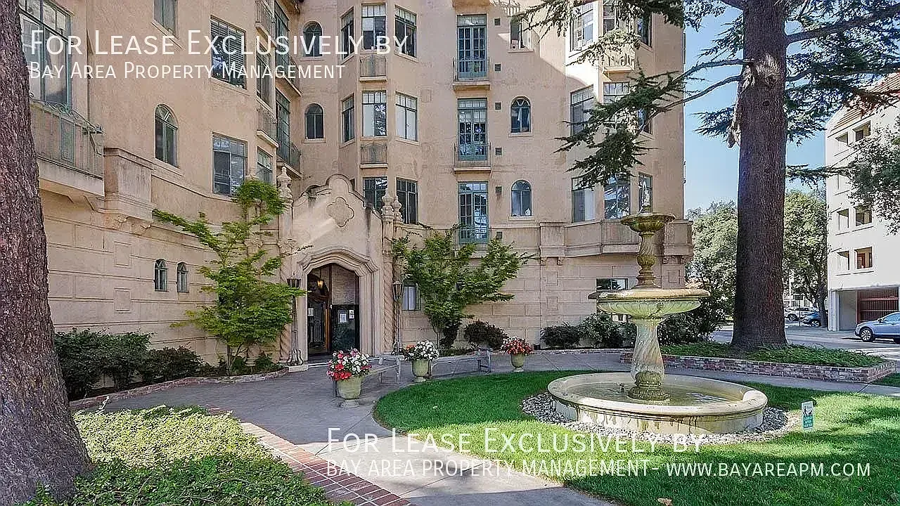 Bright Updated Studio in Downtown Palo Alto Staller Court — Photo 1