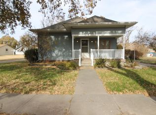 514 W 9th St, La Crosse, KS 67548