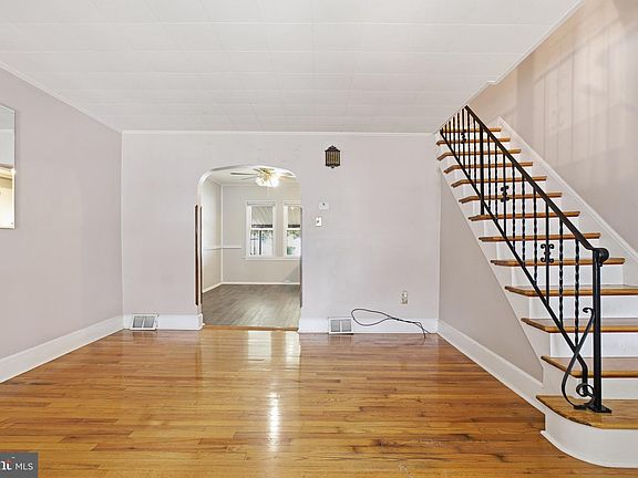 4th image of 851 Delta Ave