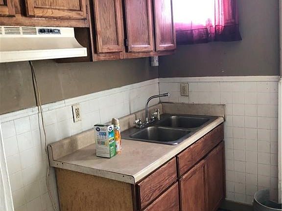5th image of 3520 Station Ave