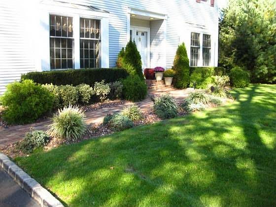 1st image of 11 Linda Ln
