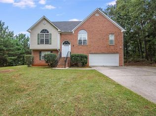 25 Lake Charles Xing, Covington, GA 30016