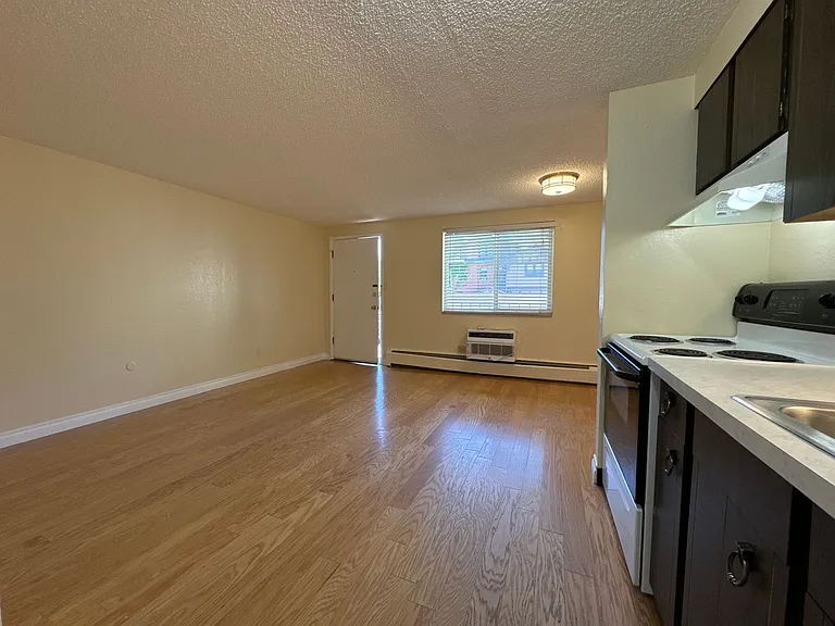 Spartan Court Apartments — Photo 5