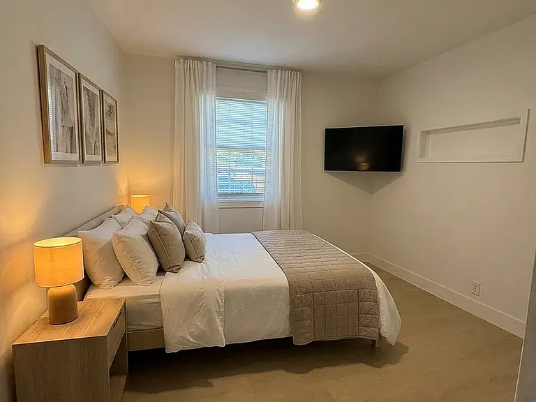 121 NE 56th St #1 — Photo 5
