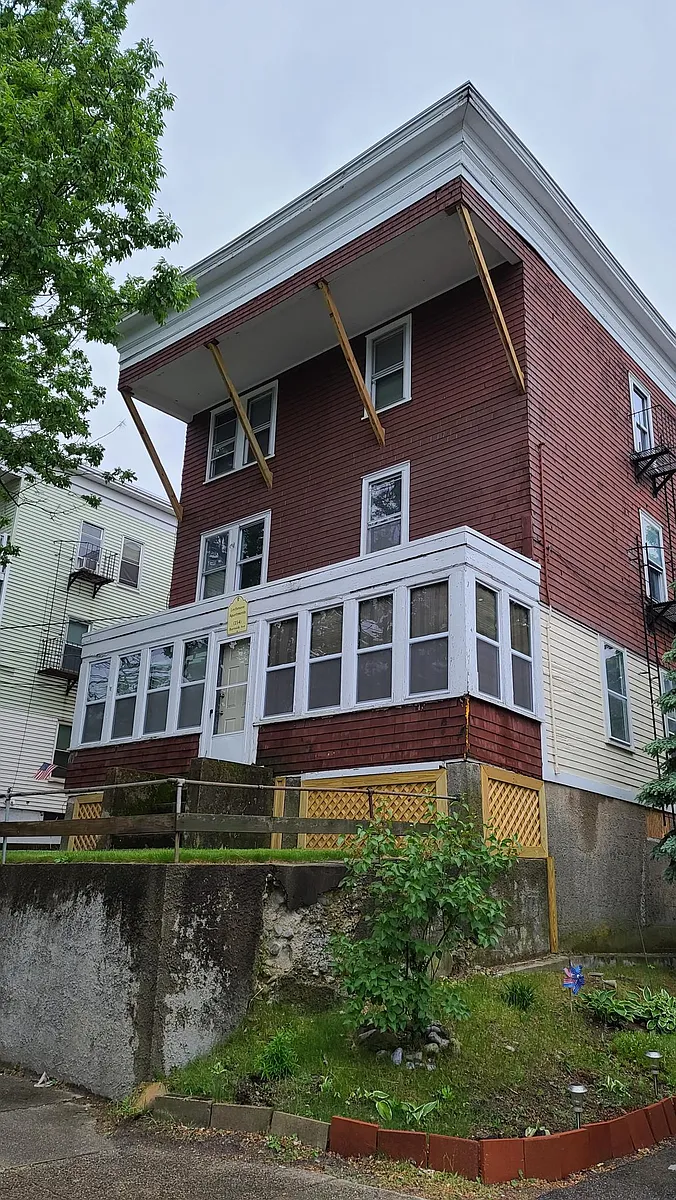 Building Photo - 254 Burnside Ave #1