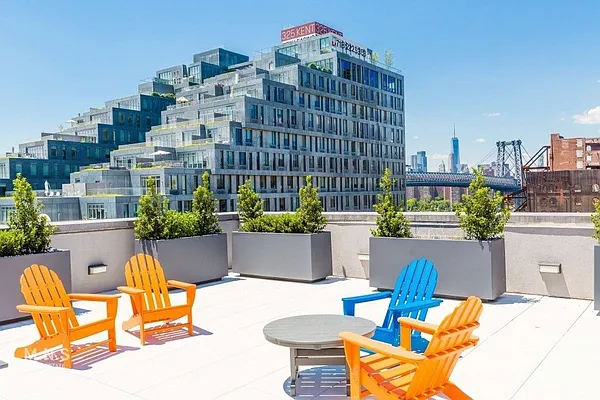 Rented by MNS | media 23