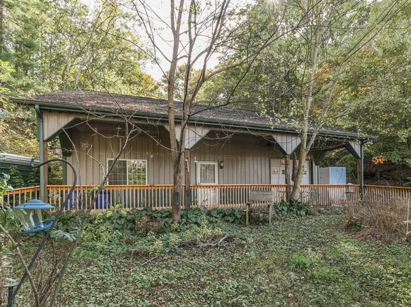 3912 Hoover Rd, Nashville, IN 47448