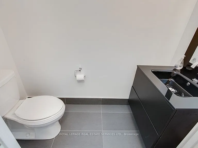 111 Saint Clair Ave W #928 — Photo 6