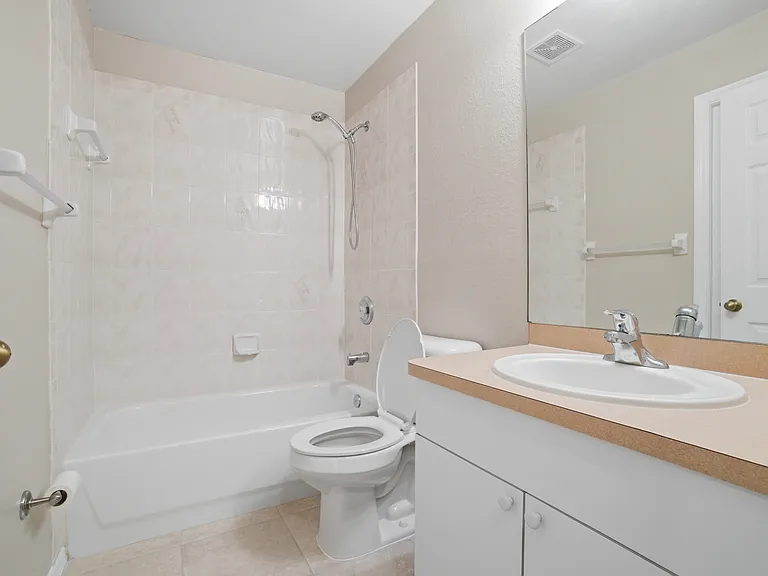 1712 SW Santa Barbara Pl #1712 — Photo 13