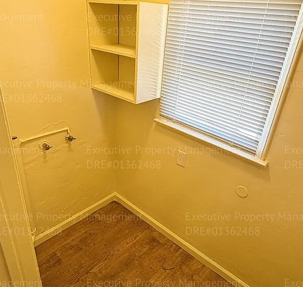 2321 N Inyo St — Photo 18