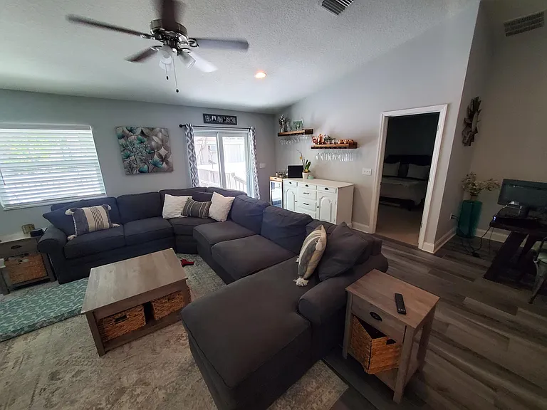 6906 N Highland Ave — Photo 4