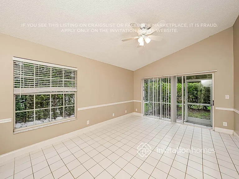 1320 SW 18th St — Photo 3