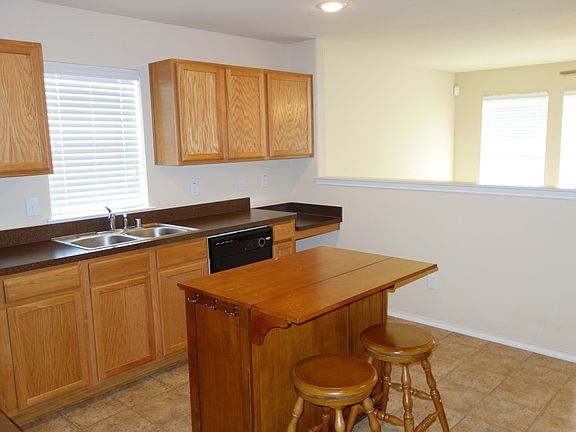 4th image of 4652 Prairie Crossing Dr