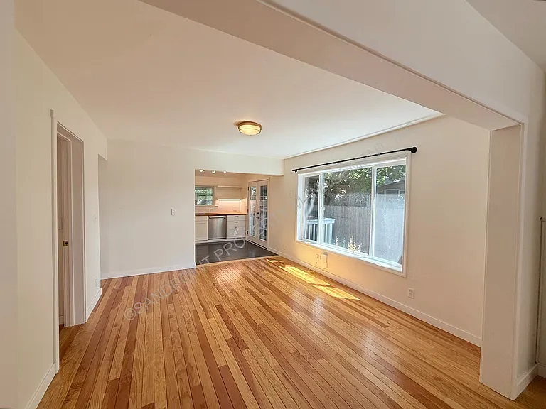 113 S 4th Ave — Photo 8