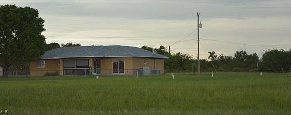 3rd image of 1017 Diplomat Pkwy E