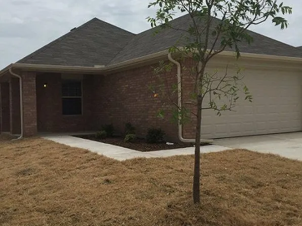 4013 Tarpon Springs Dr, Fort Worth, TX 76123