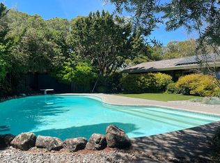 1127 Schuman Ln, Petaluma, CA 94952